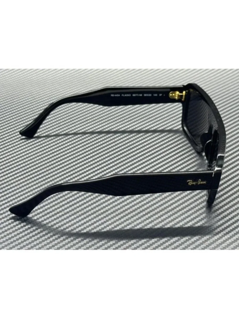 New Ray-Ban Men Black Sunglasses 56-20-145